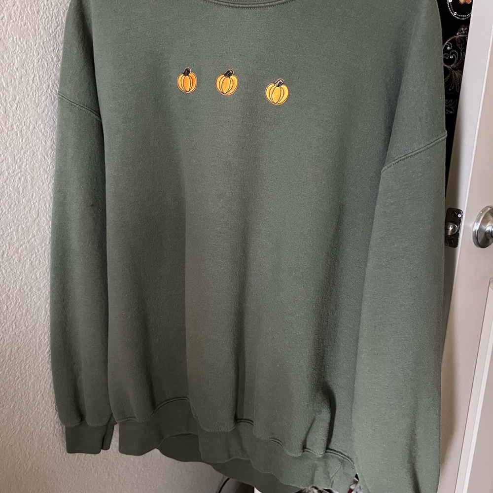 Green Sweatshirt with Pumpkin Embroidery
